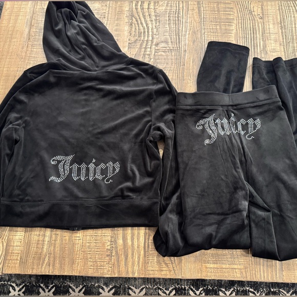 Juicy Couture Velour Tracksuit in Black. - Picture 6 of 12